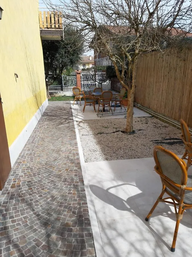 Sweet House Only Rooms 0*, Peschiera del Garda